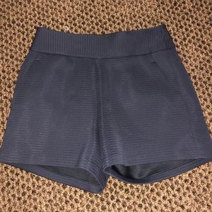 Black Lululemon Size 6 Shorts with Pockets